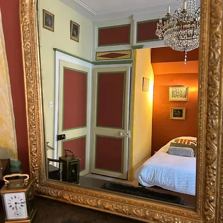 Le Palais De La Cathedrale Сент-Омер